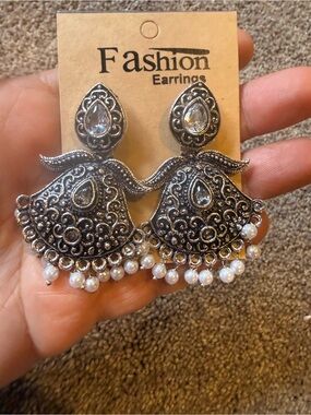 Source Unknown Silver-Tone Filigree Chandbali Earrings with White Pearls